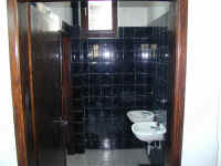 wc.jpg (174548 bytes)